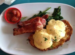 eggs benedict