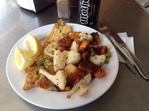 Lachlan Cafe grilled fish w roast vegies